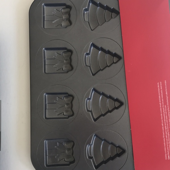 2 Snowman Holiday Trees Presents Snowflake Cakelet Cake Cookie Pans New Wilton - Picture 6 of 6